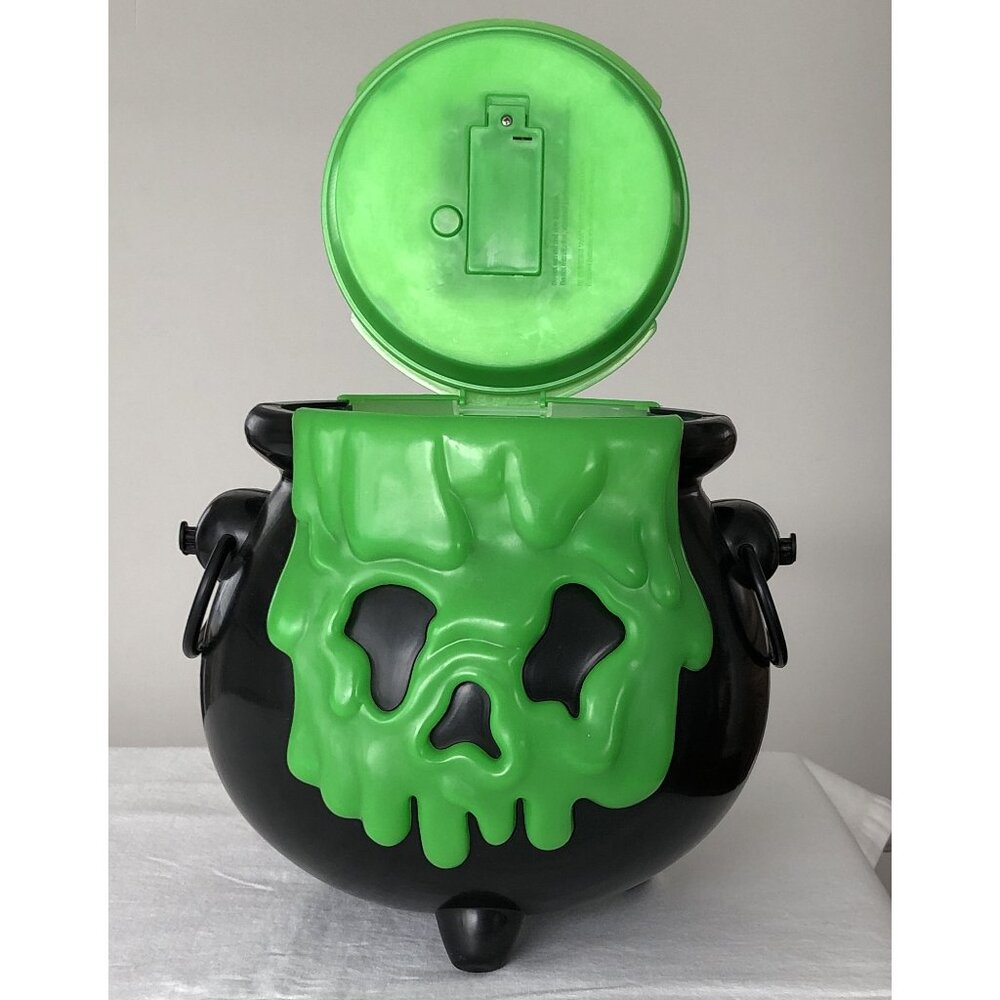 WORKS! Disney Parks POISON APPLE Cauldron Green Popcorn Candy Bucket Halloween - Picture 5 of 9